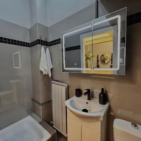 Window - Ferenciek Budapešť